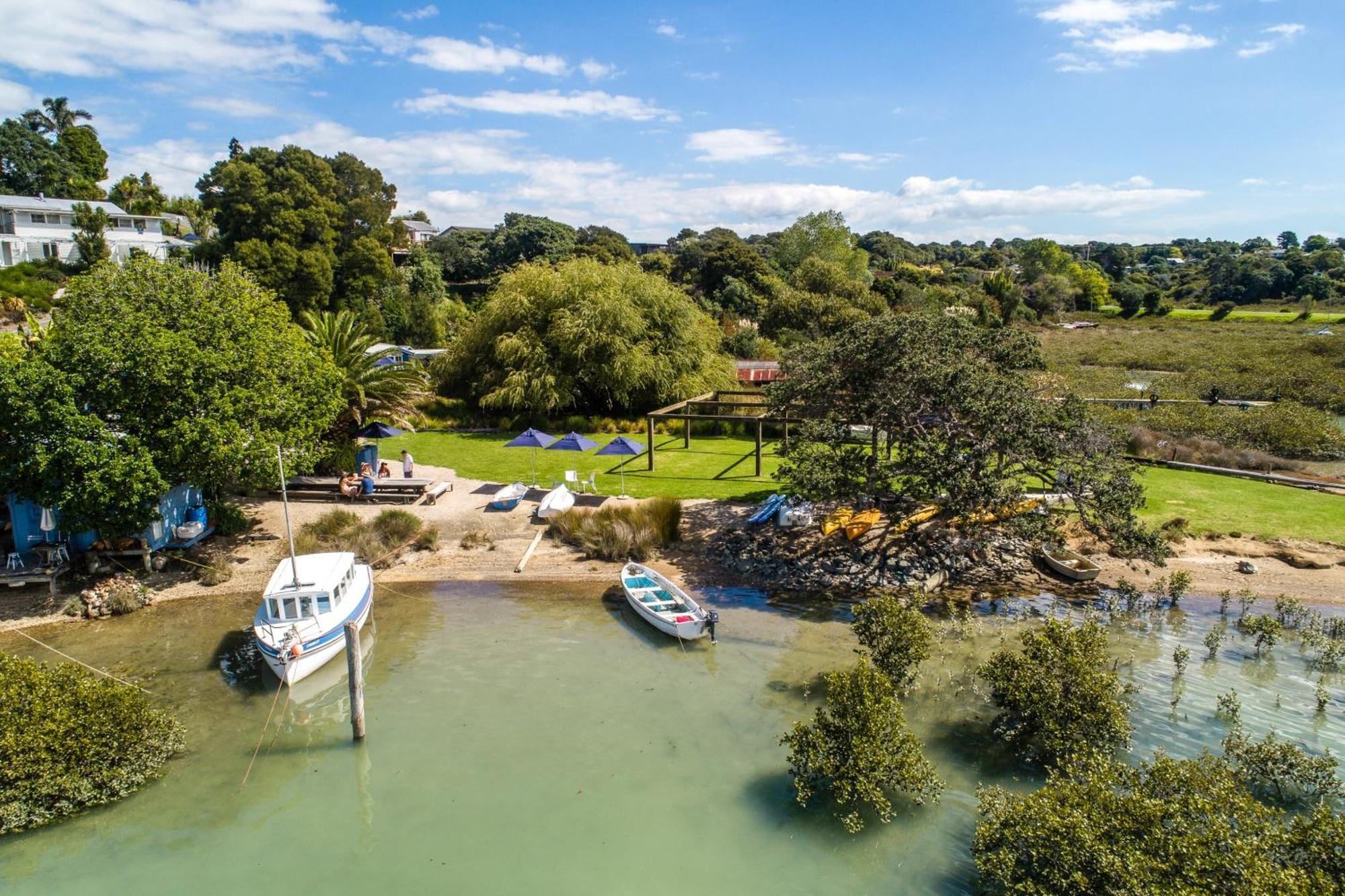 Apartamento Boatsheds On The Bay, Waiheke Island Ostend Exterior foto